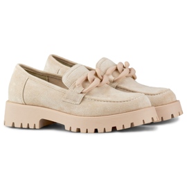 Mocassins femme en daim beige avec chaîne 5