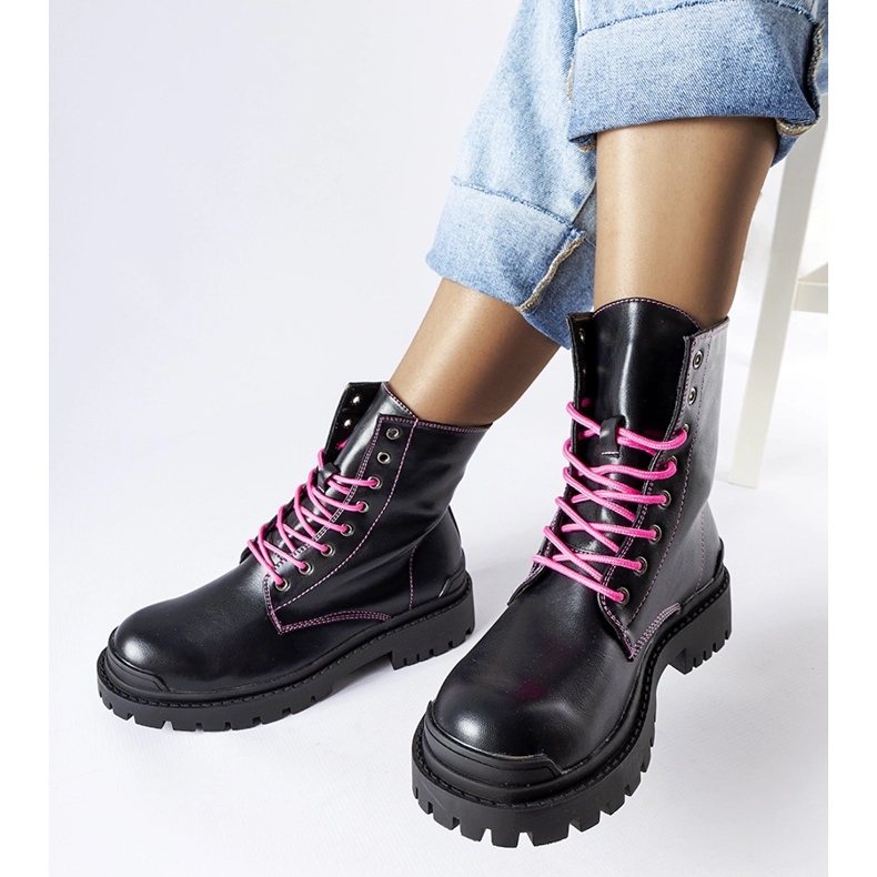 Inna Bottes noires avec fil Oberto rose décoratif le noir 2