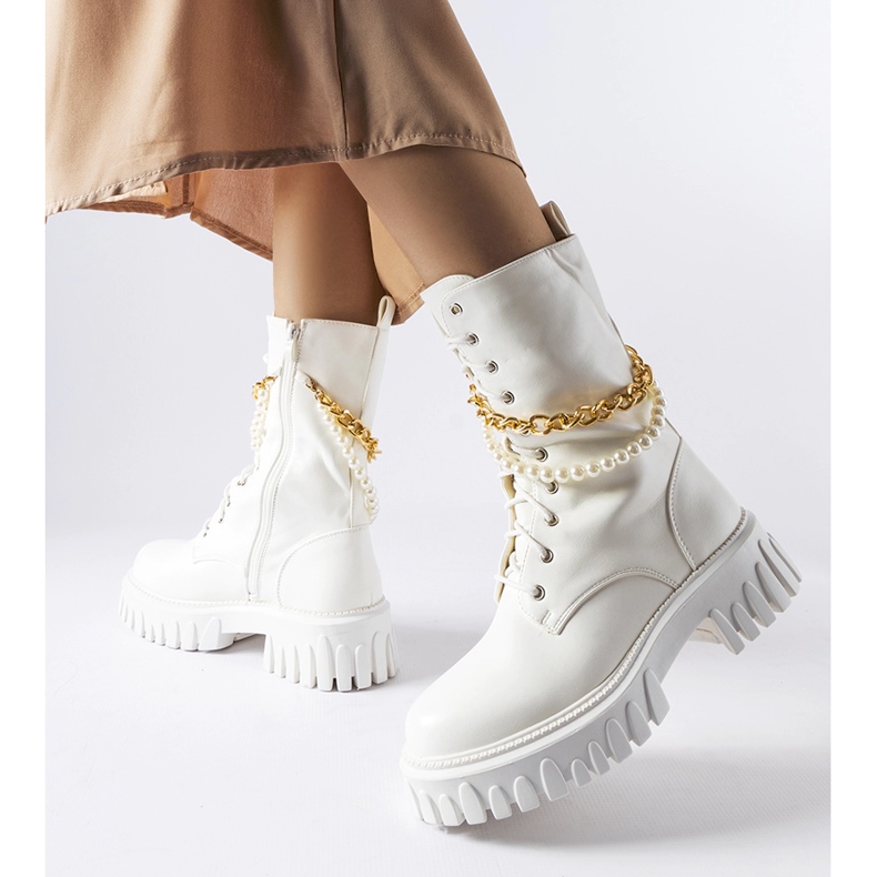 Bottines blanches avec perles et chaîne Mira 2