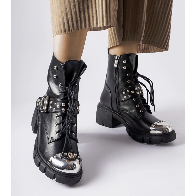 Bottines à talons plats décoratives noires Garret 1