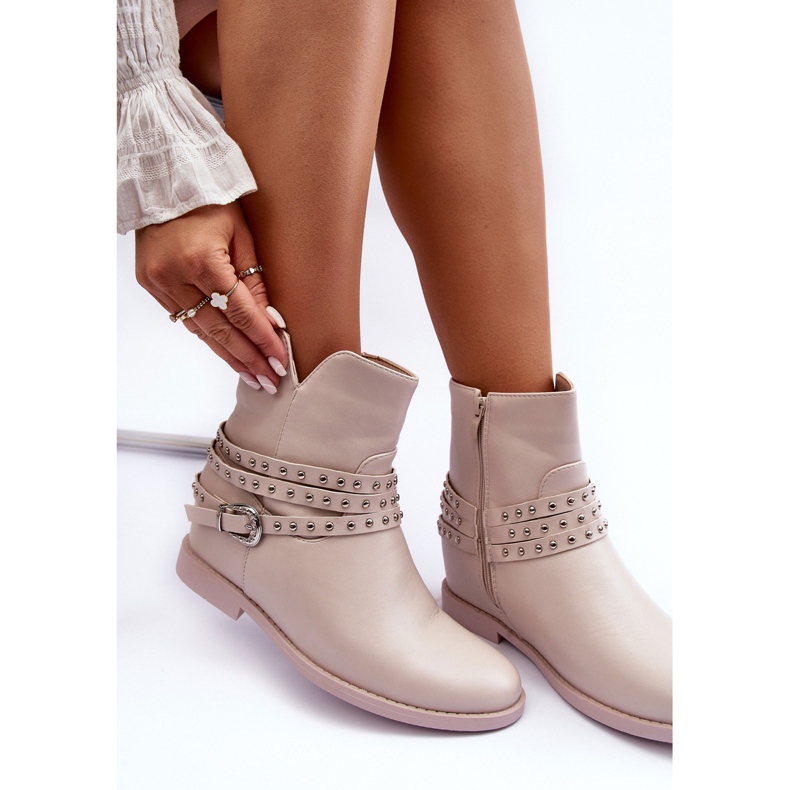 Bottes plates pour femmes en cuir décoré beige par Adkrana 1