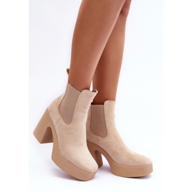 Bottines En Daim Sur Un Talon Haut Massif Beige Sunilda 2