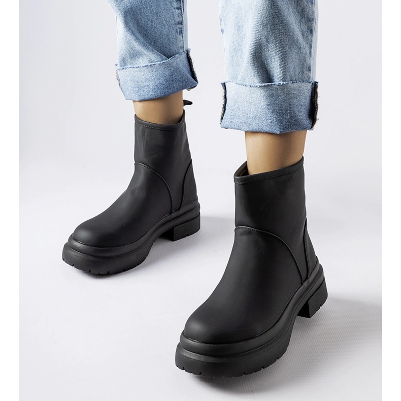 Bottines Clotilde isolées en caoutchouc noir 1