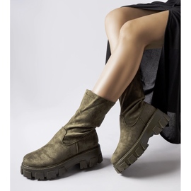 Bottines chaussettes en éco-daim vert par Pancrazio 2