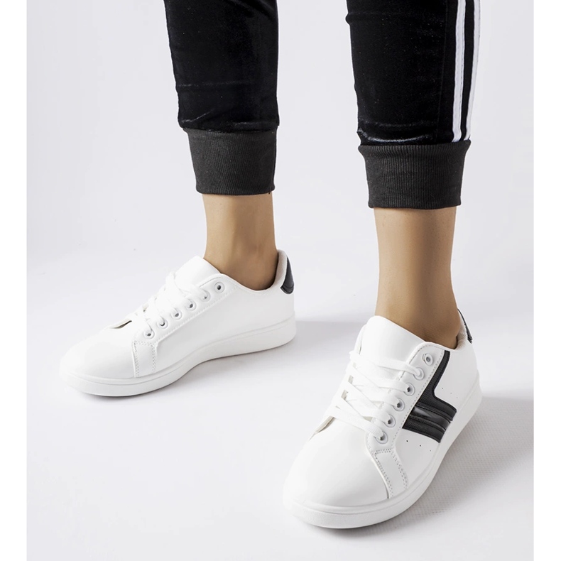 Baskets blanches avec empiècements Rizzo noirs 1