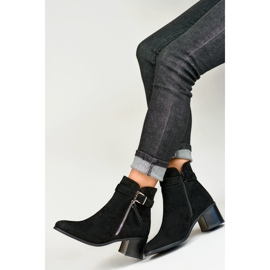 Bottines noires à petit talon avec boucle le noir 4