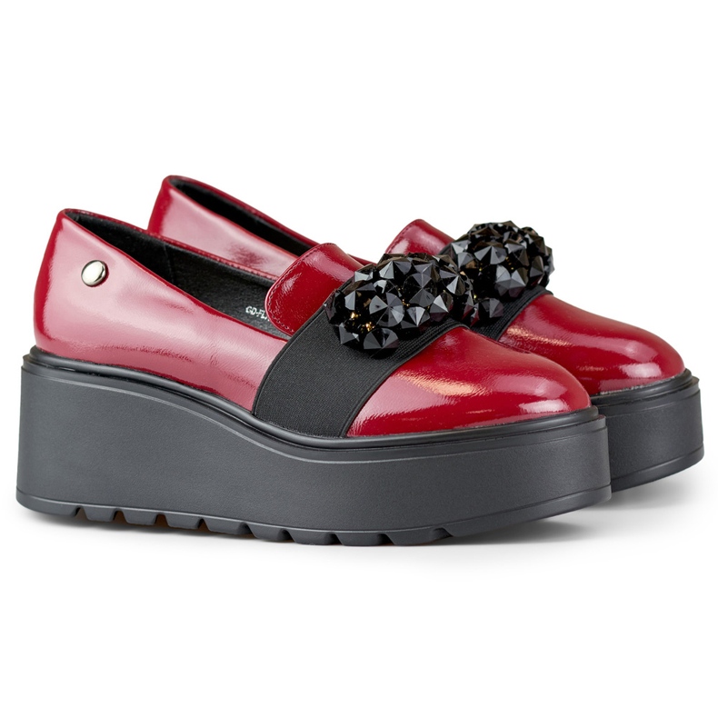 Chaussures vernies rouges pour dames sur plateforme 1
