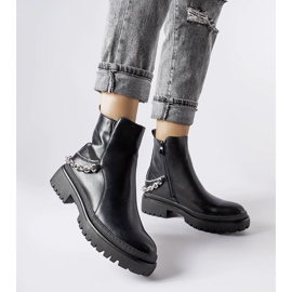 Bottines noires avec chaîne Muqaddim 1