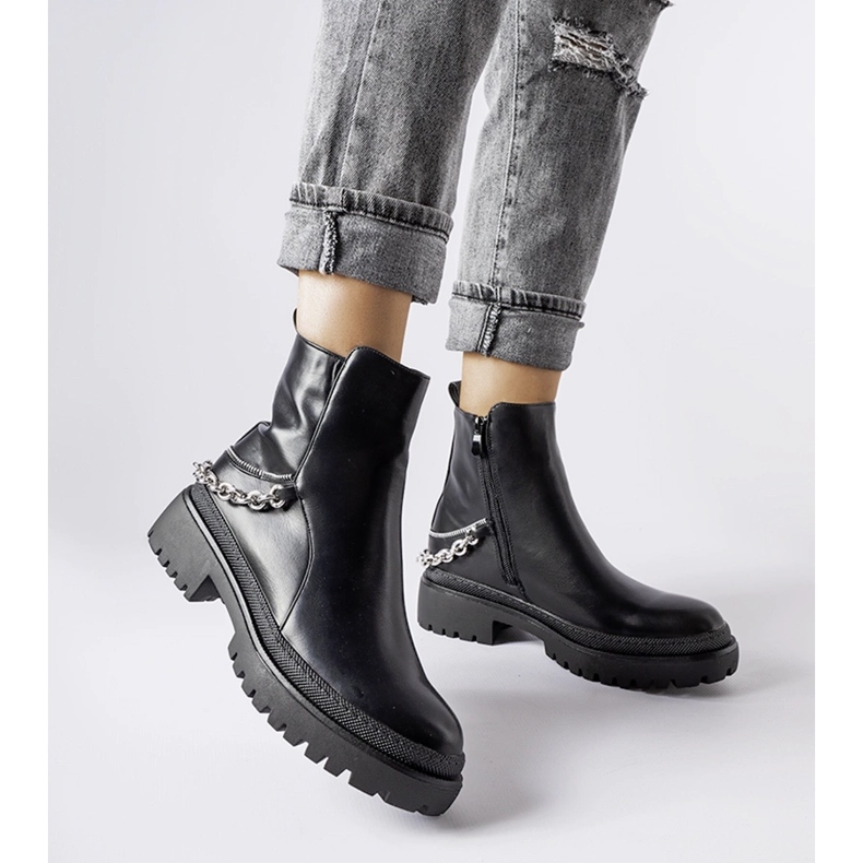 Bottines noires avec chaîne Muqaddim 1