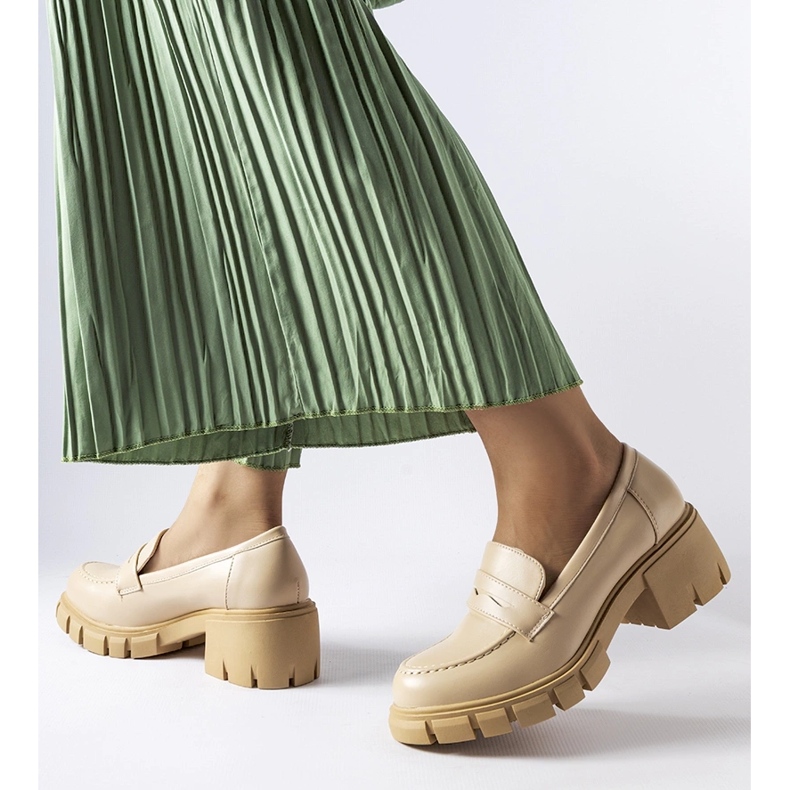Mocassins classiques beiges avec bloc Dina 1