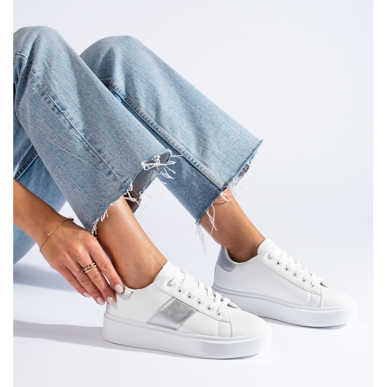 Baskets blanches pour femmes sur la plateforme Shelovet 1