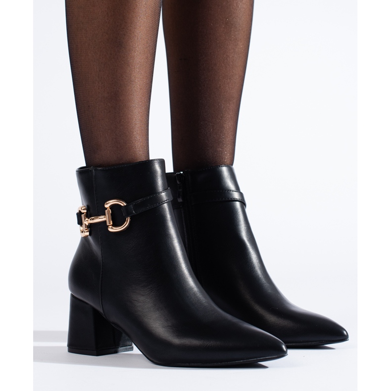 Bottines noires à talons hauts avec boucle Shelovet 1