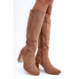 Bottes à talons hauts en daim beige foncé de Kilrenita 1