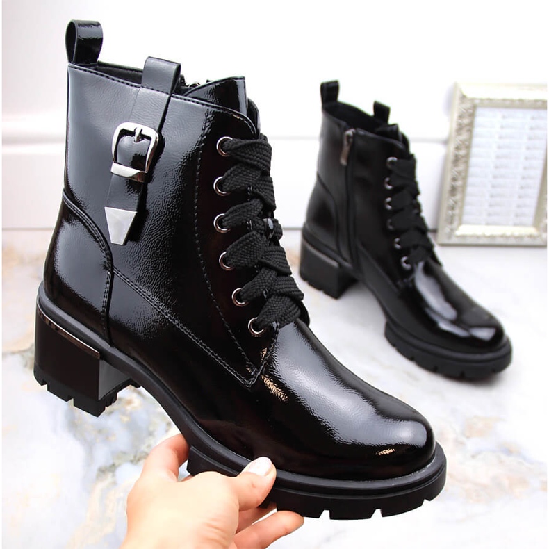 Bottines à talons hauts isolées en cuir verni pour femme, noires, S.Barski le noir 1 Bottines à talons hauts isolées en cuir verni pour femme, noires, S.Barski le noir 1