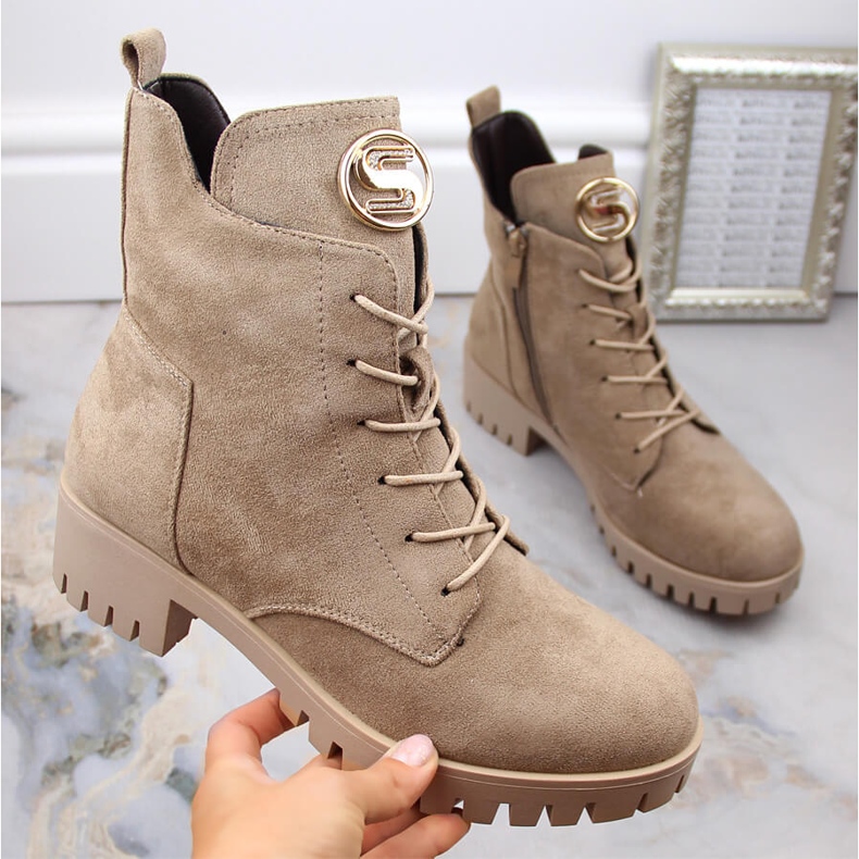 M. DASZYŃSKI Bottines en daim à talon haut et plateforme, isolées beige M.Daszyński MR1813-38 2