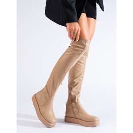 Mousquetaires beiges sur la plateforme Shelovet 1 Mousquetaires beiges sur la plateforme Shelovet 1