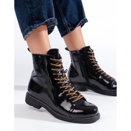 Bottines workwear femme Vinceza vernies noires à lacets 1