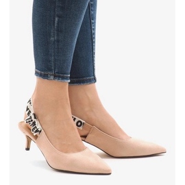 Escarpins roses sur un talon HD-33 1