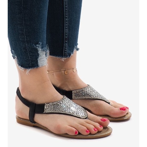 Sandales noires ornées de B-935 1