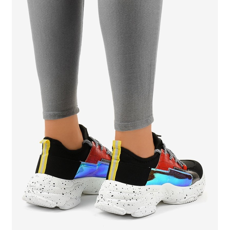 Baskets noires ornées de HL-03 1