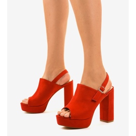 Sandales à talons rouges avec une tige 9R05 2