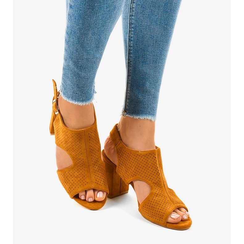 Sandales ajourées camel à la coupe 99-33A brun 1