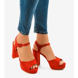 Sandales rouges sur un poteau en daim AT-0660-L 1