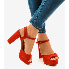 Sandales rouges sur un poteau en daim AT-0660-L 2