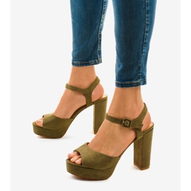 Sandales vertes sur le poste de daim AT-0660-L 2