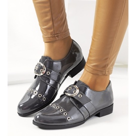 Chaussures laquées grises à boucle C18-6263-2 1