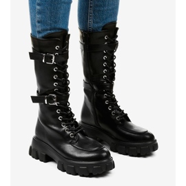 Bottes noires sur une semelle massive de spéculation le noir 5