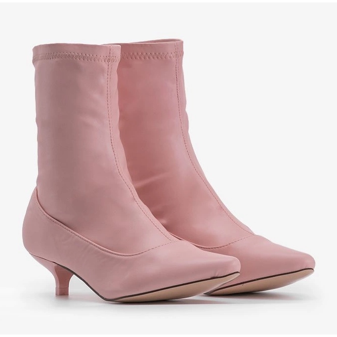 Talons roses avec une chaussette Ragemour 2