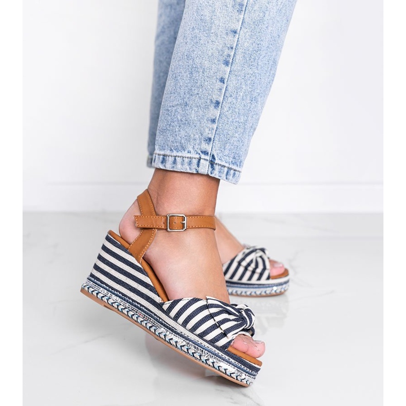 Sandales compensées bleues et blanches Dulce 1