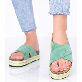 Chaussons verts avec semelle décorative Riri 1