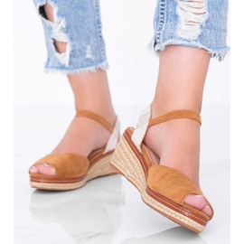 Espadrilles camel sur le talon compensé Heis brun 1