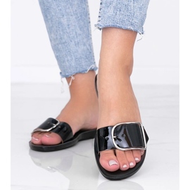 Chaussons Laura laqués noirs 1