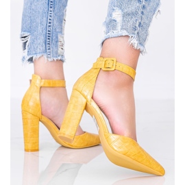 Escarpins moutarde sur tige au motif peau de crocodile Glamour jaune 2