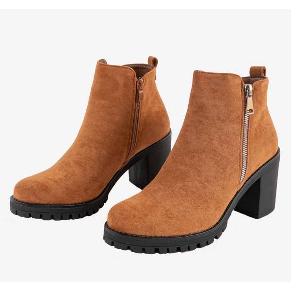 Bottes camel sur le Tiny post brun 2