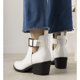 Bottines blanches à découpes Moderniso 1