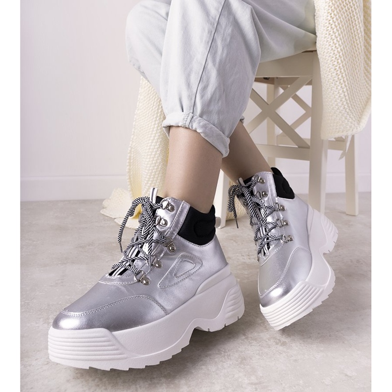 Baskets argentées sur une semelle haute Eloquence 1