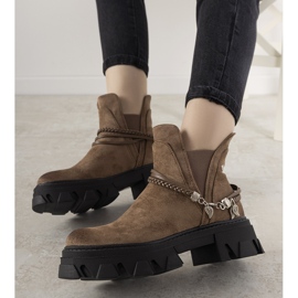 Bottes marron avec un bracelet Fearless brun 2