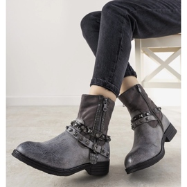 Boots grises avec bandeau clouté Elffie 1