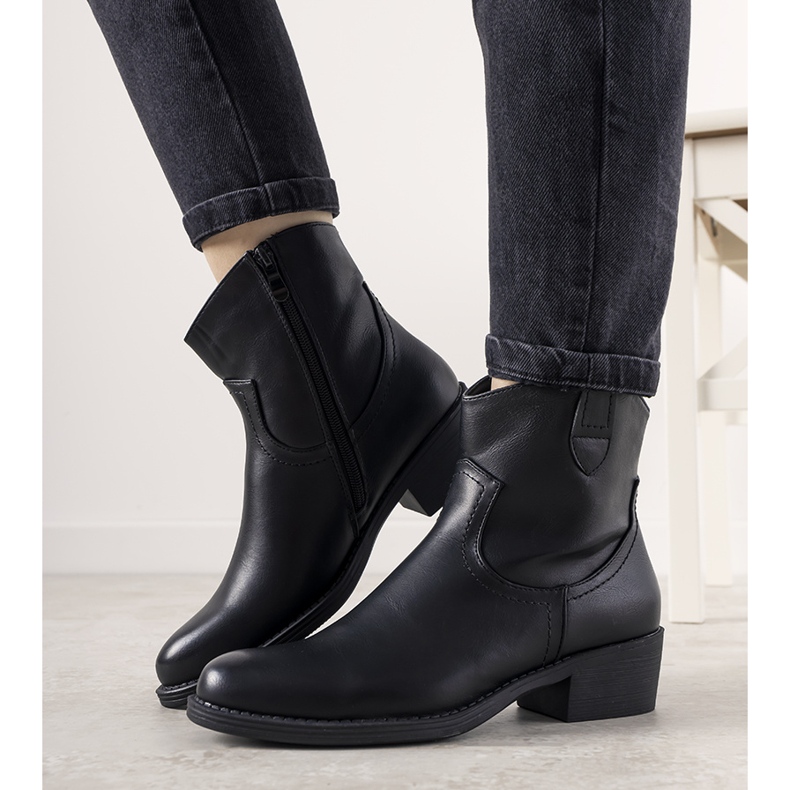 Bottes noires classiques pour femmes de Malika le noir 2