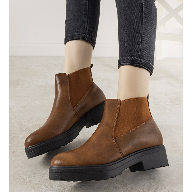Bottes marron classiques avec un élastique Santacruz brun 1