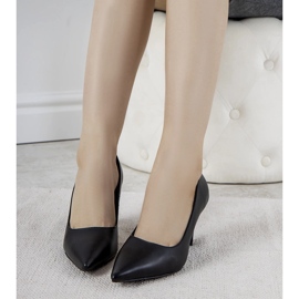 Escarpins noirs sur un talon épais Day Off 1