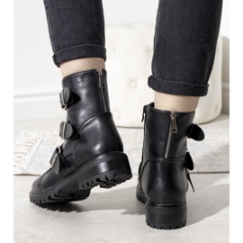 Bottes matelassées noires avec une fermeture éclair décorative 1