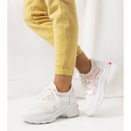 Baskets Bates roses et blanches 1 Baskets Bates roses et blanches 1