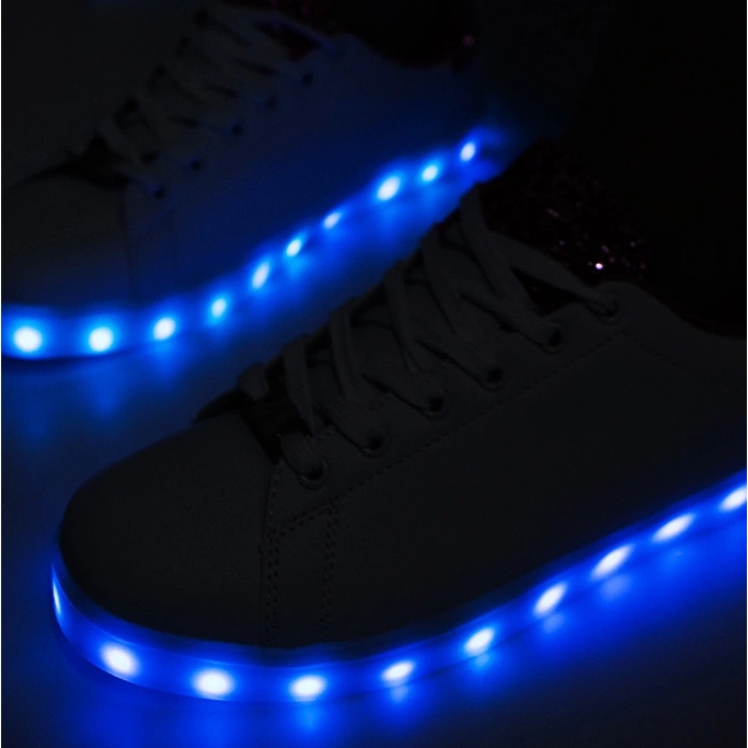 Baskets blanches et roses avec lumières led Alfaro 1