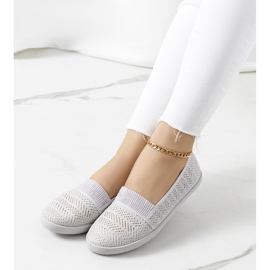 BM Baskets grises ajourées Maria's 2