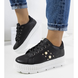 Baskets noires sur la plateforme Ileana 1